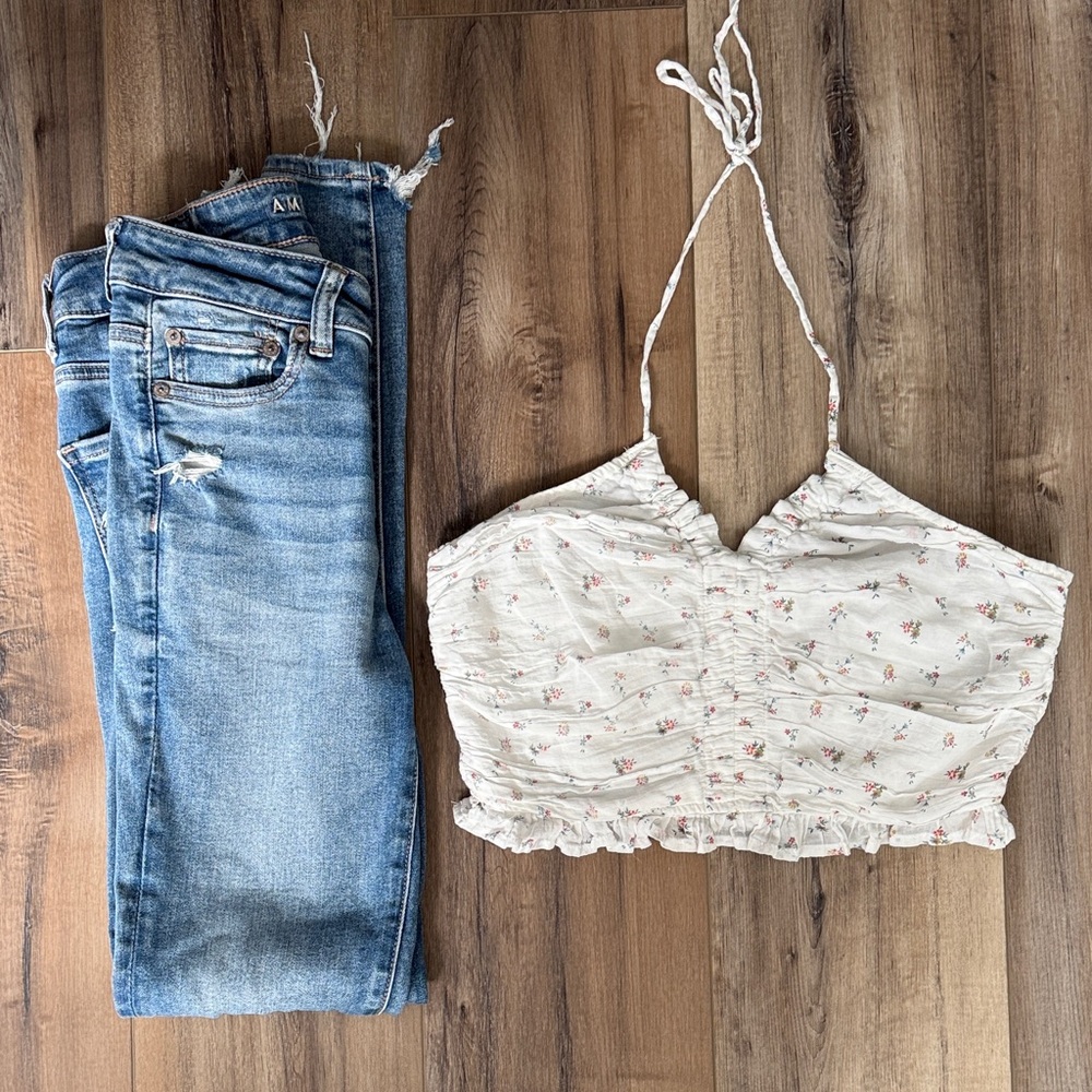 American Eagle Light Cream Floral Ruched Halter Crop M Top 4 long high-rise jean